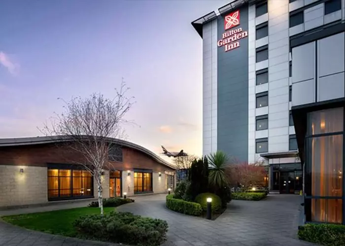 Four-star hotels close to Heathrow Airport