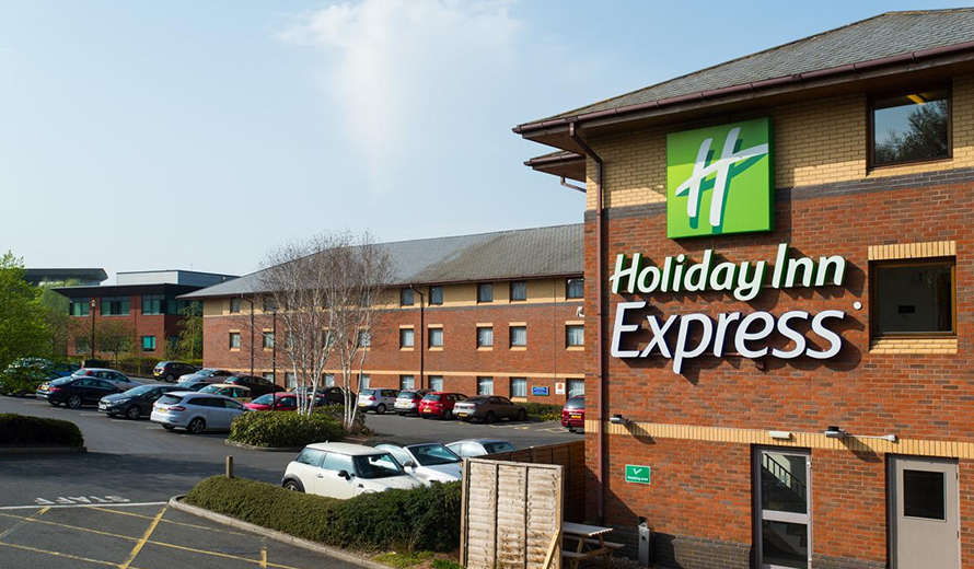 How to get to Holiday Inn Express Luton Airport