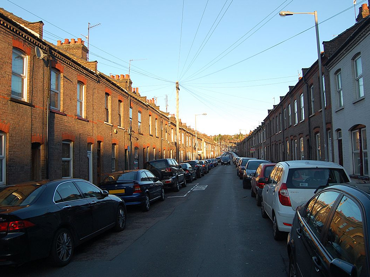 Getting to and from High Town, Luton, UK